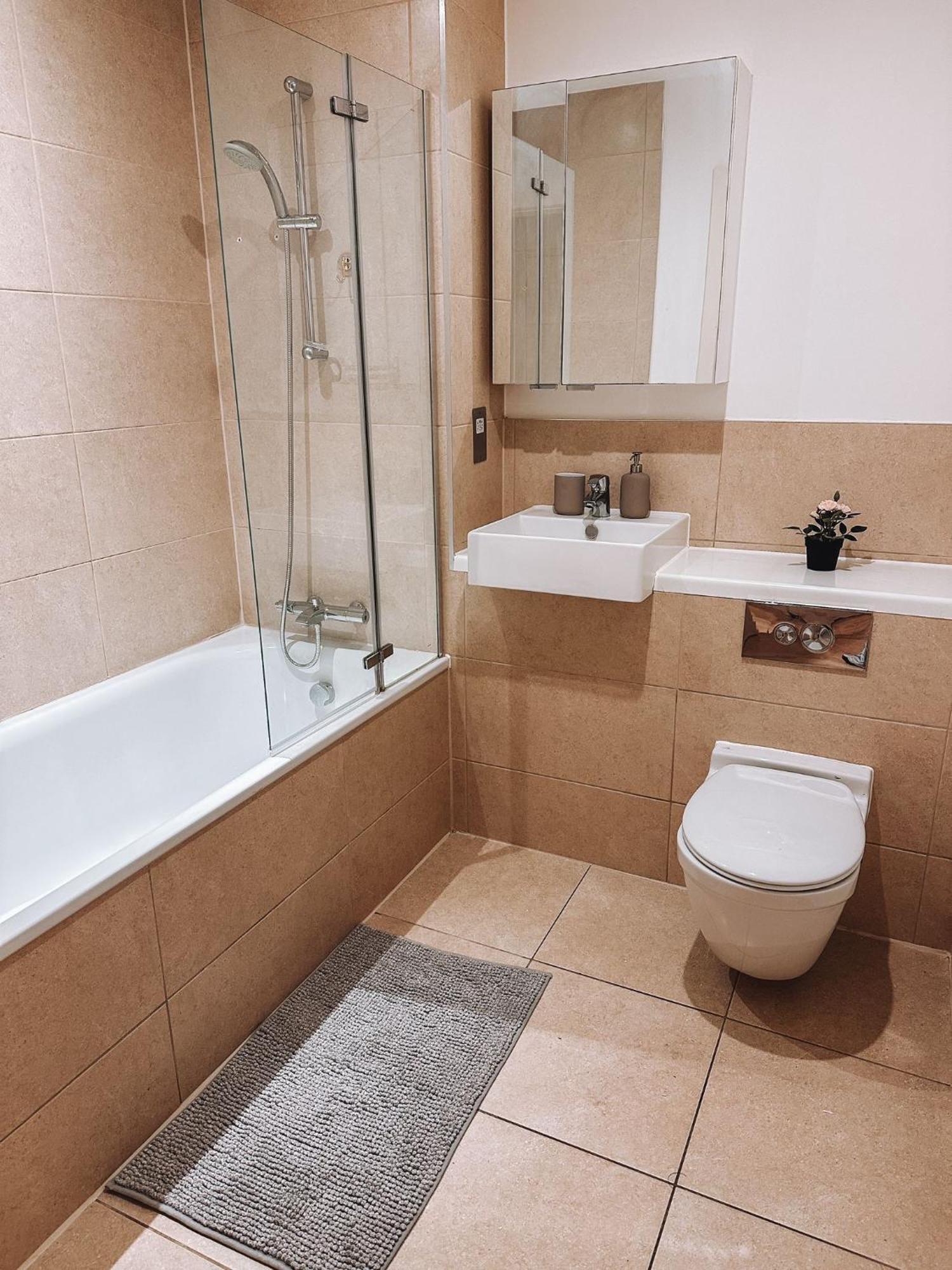 Modern And Spacious 2 Bedroom Flat In Streatham Appartement Londres
