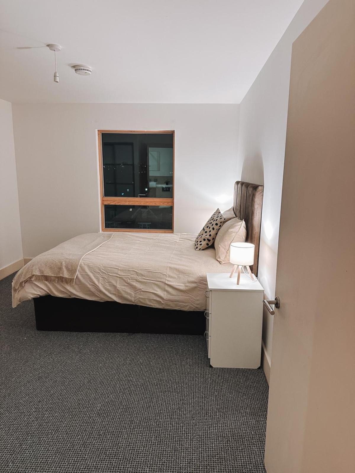 Modern And Spacious 2 Bedroom Flat In Streatham Appartement *